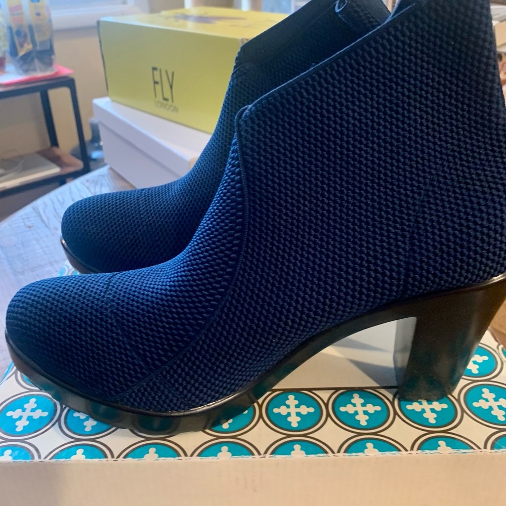 Charleston Shoe Co. Navy Booties